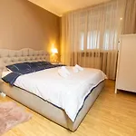 Central Apt. Near Afi Mall, 5 Mins To The Old Town By Car