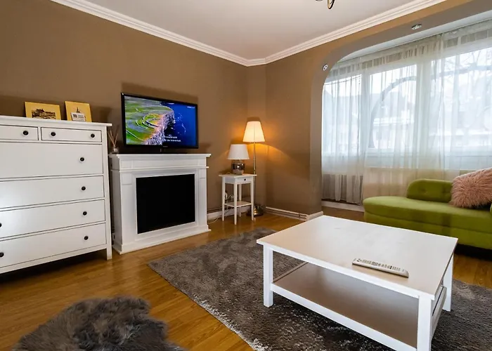 Central Apt. Near Afi Mall, 5 Mins To The Old Town By Car