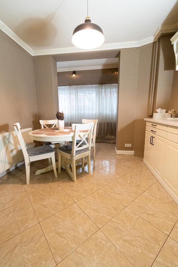 Central Apt. Near Afi Mall, 5 Mins To The Old Town By Car Appartamento *