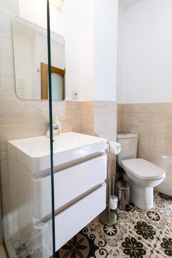 Appartamento Central Apt. Near Afi Mall, 5 Mins To The Old Town By Car