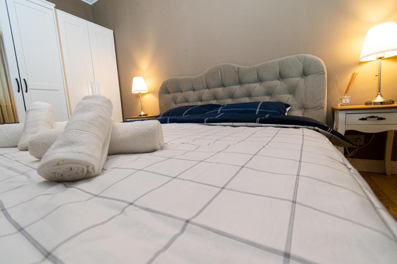 Central Apt. Near Afi Mall, 5 Mins To The Old Town By Car
