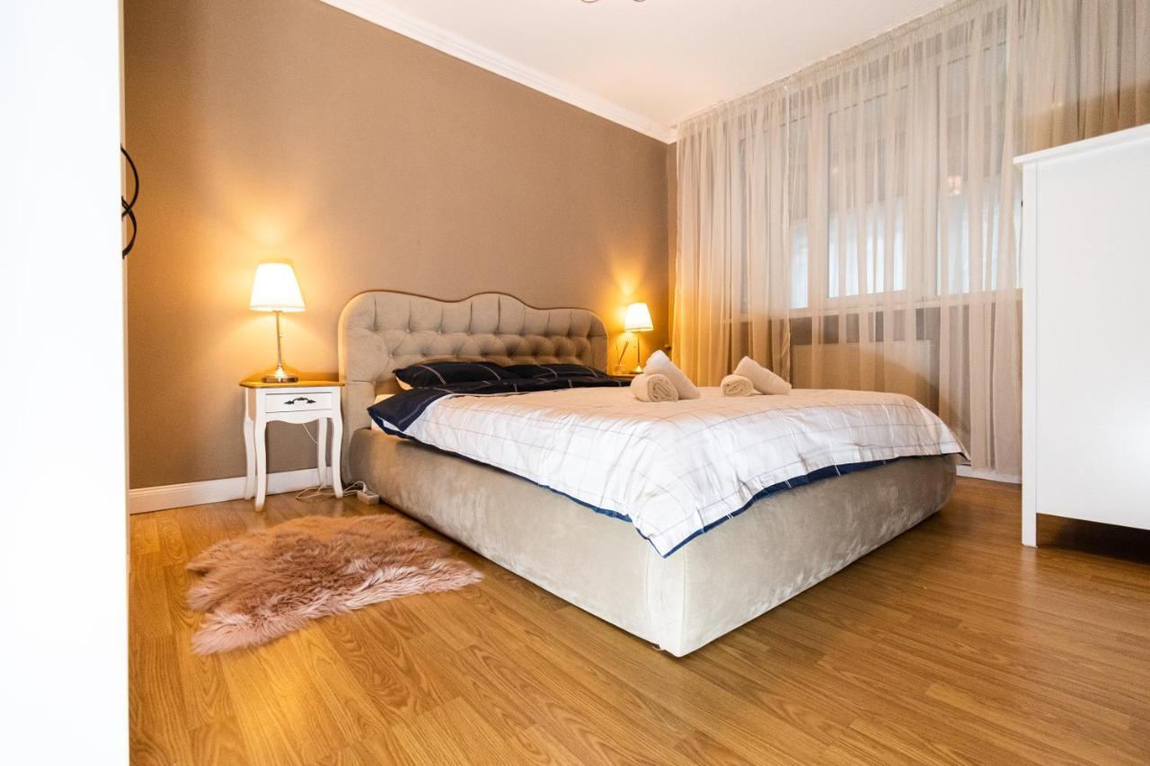 Appartamento Central Apt. Near Afi Mall, 5 Mins To The Old Town By Car Braşov